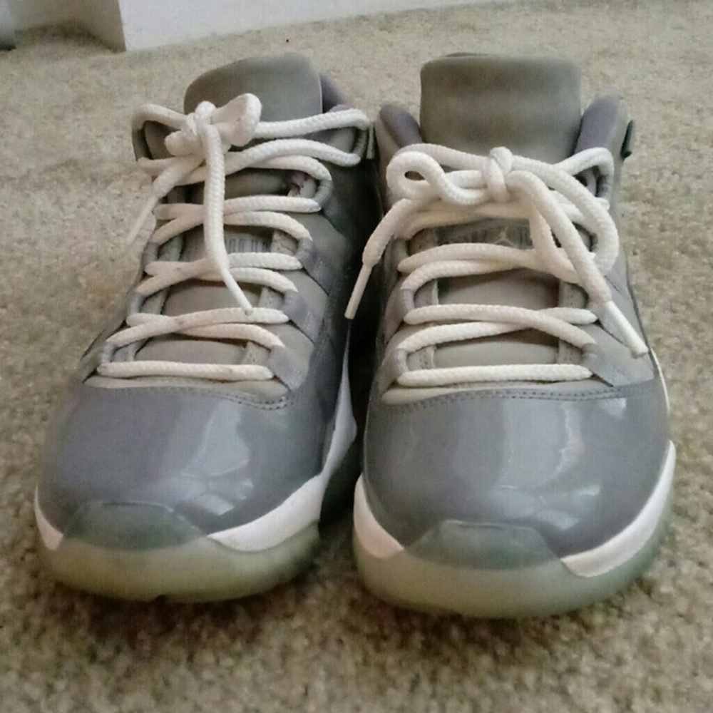 Cool Grey Jordan 11 - Picture 2 of 5